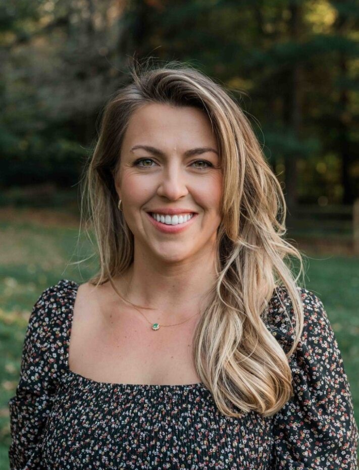 Lindsay Devine