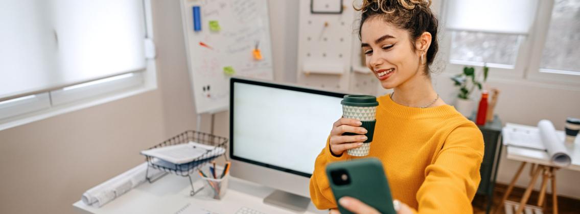 how to become a social media manager