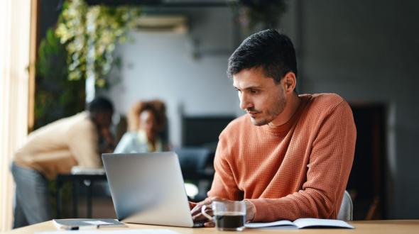 online vs traditional business administration degree