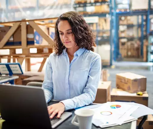 Lady on laptop