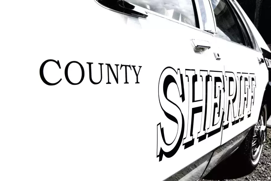 what is a deputy sheriff?