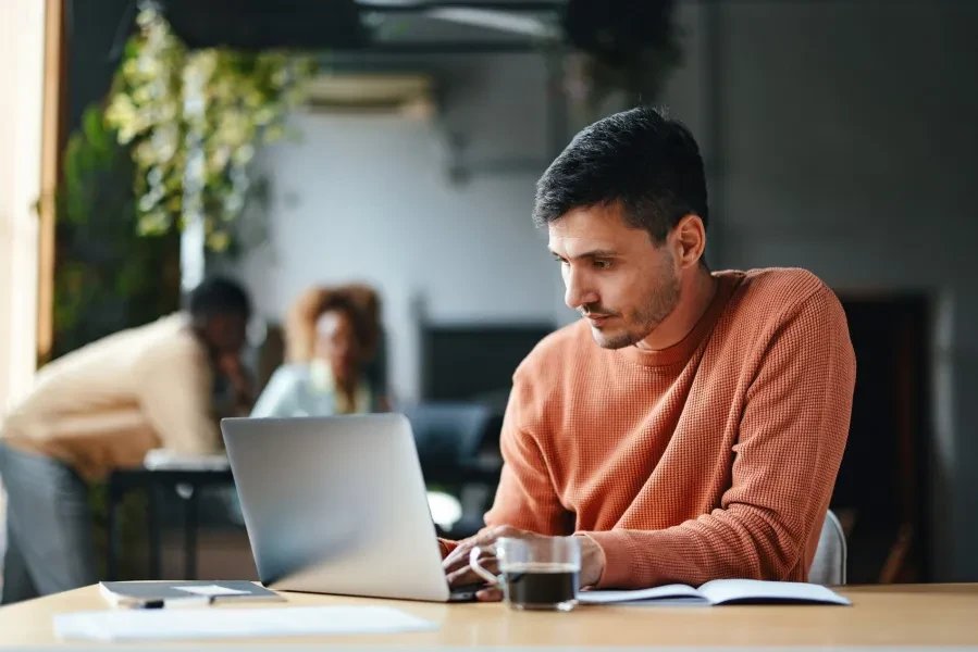 online vs traditional business administration degree