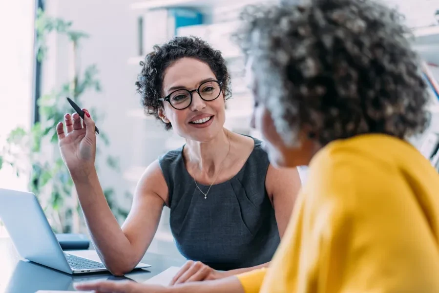 what is a management consultant